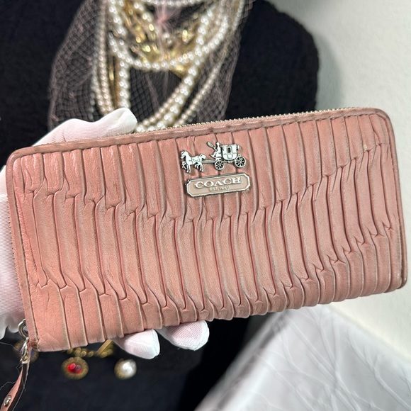 Coach | Bags | Coach Madison Pink Gathered Leather Continental Zip ...